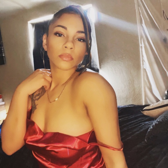 Meet your Posher, Dia🤞🏽 - Picture 12 of 16